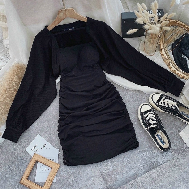 SET ĐẦM ĐEN HAI DÂY NHÚN BODY + ÁO KHOÁC BÍ
