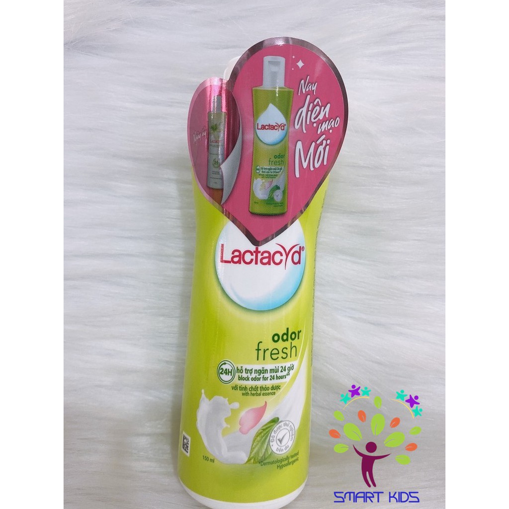 Vệ sinh phụ nữ Lactacyd Lá Trầu Không và Nước Hoa Hồng (150ml) 2021