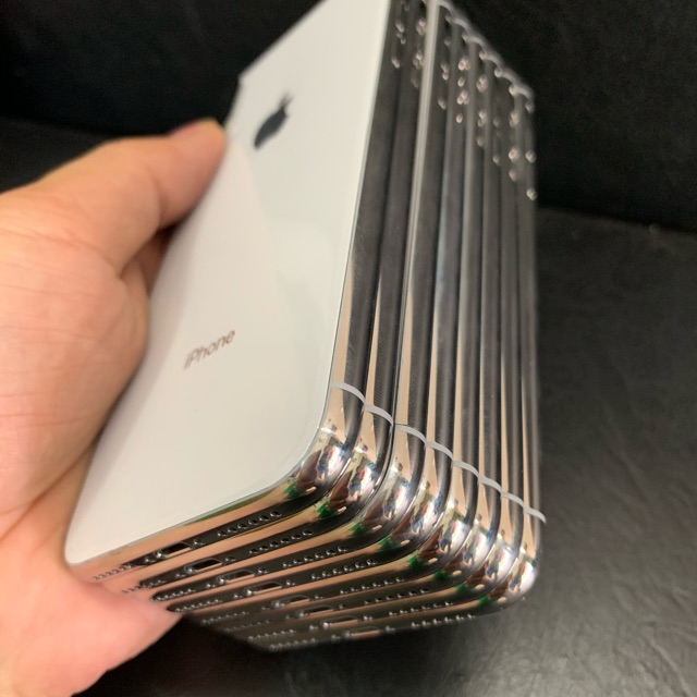 Vỏ iphone X zin bóc máy , sườn trầy ,kính lưng đã thay