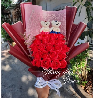 Bó Hoa Hồng Sáp Thơm 21 Bông - Đỏ Tươi Kèm Gấu Xinh Bắt Mắt