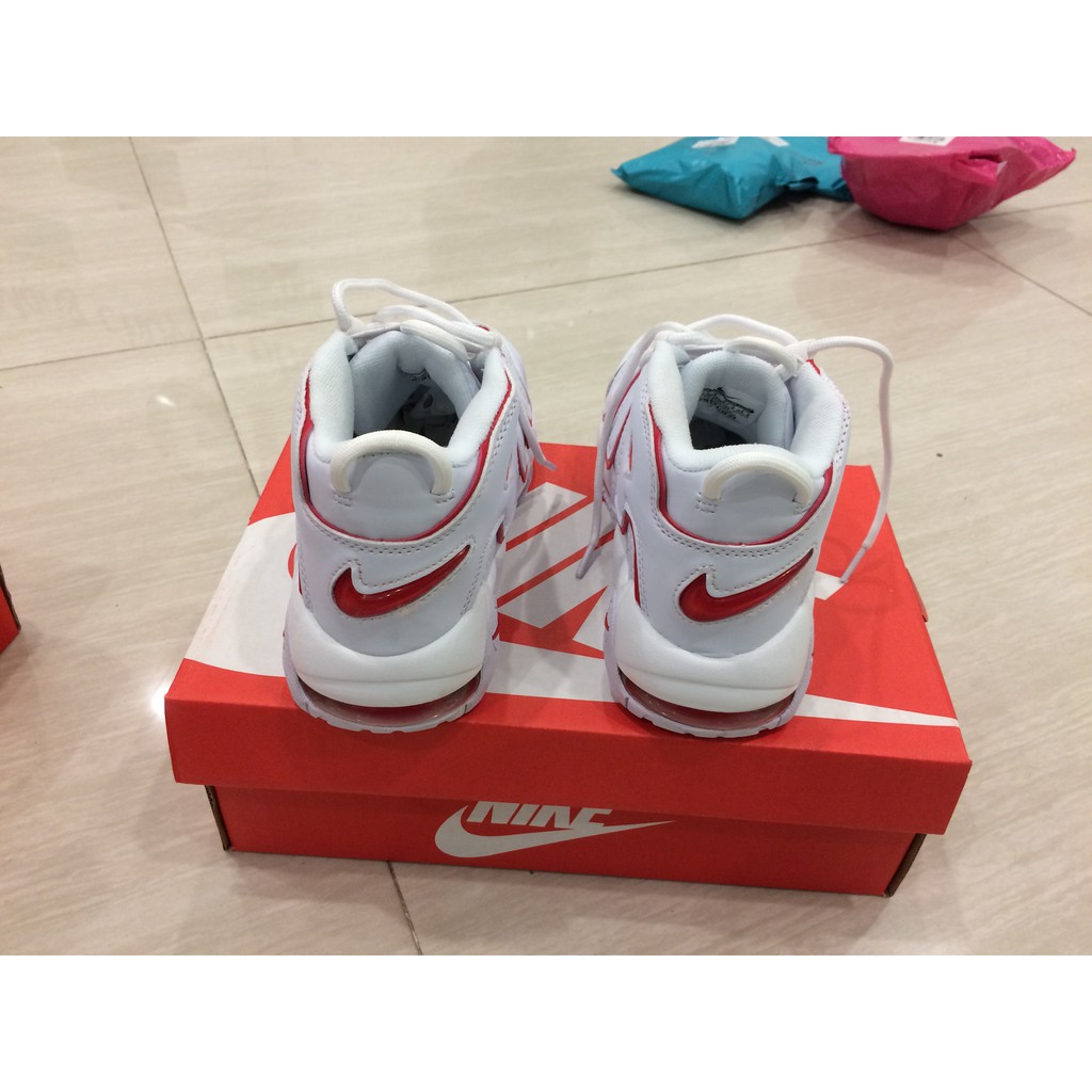 GIÀY THỂ THAO NIKE AIR MORE UPTEMPO MẦU TRẮNG VIỀN CHỮ ĐỎ