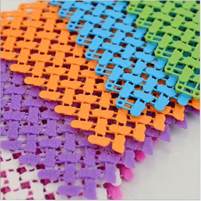 Tấm lót sàn chuồng chó mèo bằng nhựa PVC nhiều màu ( 30x20cm )