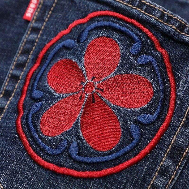 Quần Short Jean Dáng Ôm Thiết Kế Rách Thêu Họa Tiết Thời Trang Cá Tính Cho Nam