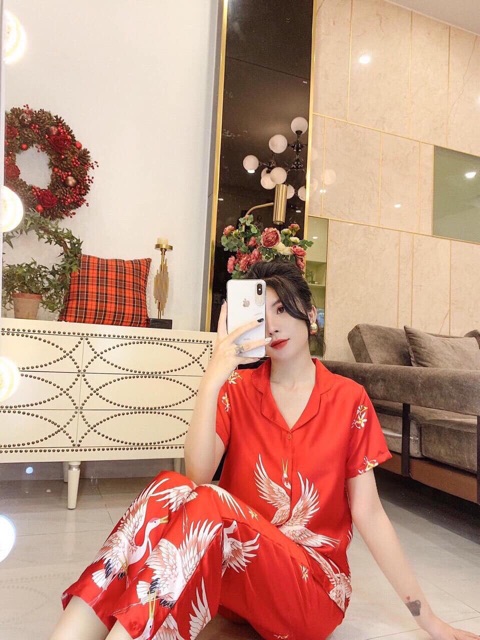 Bộ Lụa Nữ Áo Ngắn Quần Dài hạc siêu sang 💋 freeship Váy quảng cáo châu đẹp