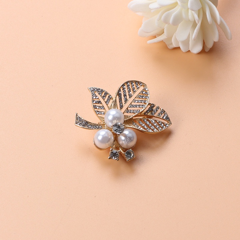 2022 Korean Exaggerated Elegant Pearl Butterfly Flower Brooch Pin Brooch Women Girls Fashion Clothes Decoration Jewelry Gifts