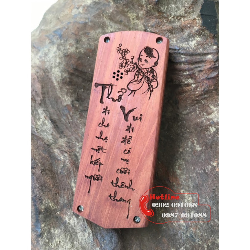 Vỏ gỗ 1110i - Chú tiểu và thư pháp - Gỗ Hương