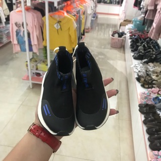 Giày tất zara bé trai