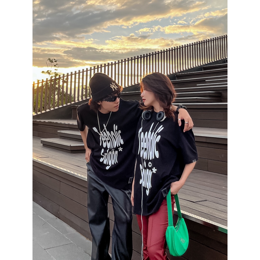 Áo Thun Unisex In Phồng Nổi TeeHolic Màu Đen - THS