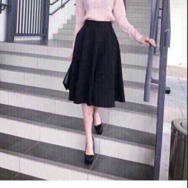 Chân váy xòe đen