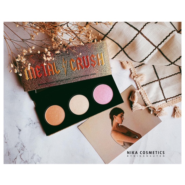 Bảng bắt sáng highlight Kat Von D Metal Crush 3 ô thời thượng