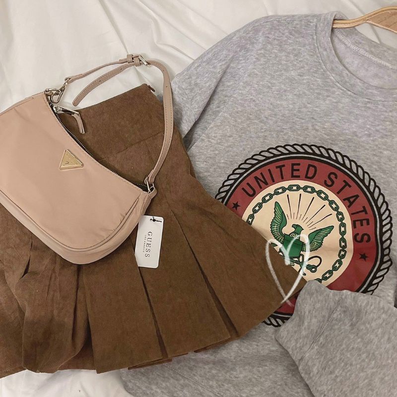 Set áo nỉ xám kèm chân váy tennis nâu có hình thật trải sàn | BigBuy360 - bigbuy360.vn