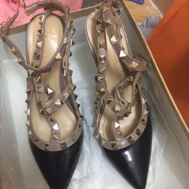 Giày valentino size 35