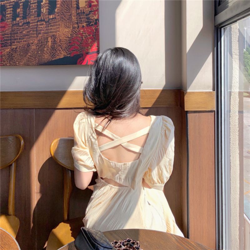 Váy đầm cổ V khoét eo dáng xoè đi biển
