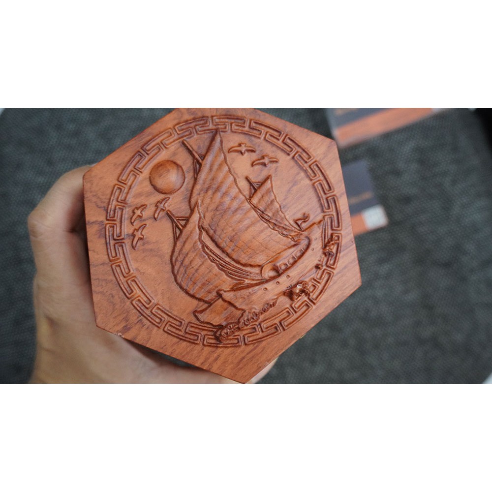 Hộp đựng trà đựng chè bằng gỗ hương cao cấp khắc CÁNH BUỒM mang tài lộc cho gia chủ