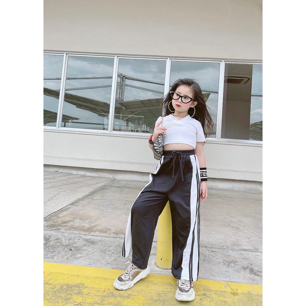 Set bộ thể thao ống suông trắng đen bg