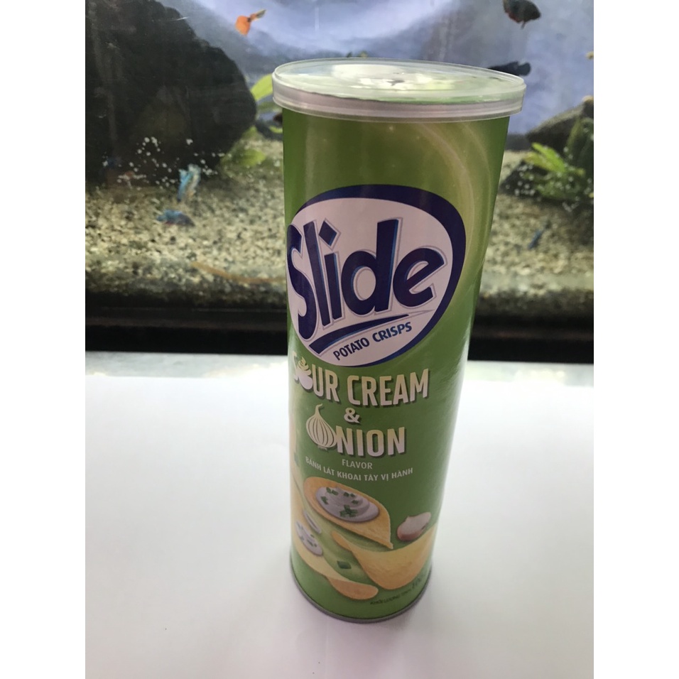 Snack Khoai Tây Slide 100g Vị Kem Chua Và Hành (Lon 100g)