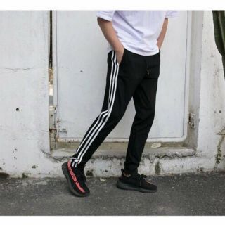 Quần Jogger pant 3 line