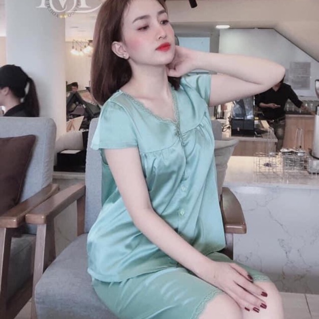 Bộ lụa viền ren mặc nhà