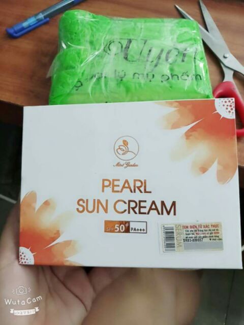 Kem chống nắng cao cấp Pearl sun cream tích hợp đầu mút tiện lợi