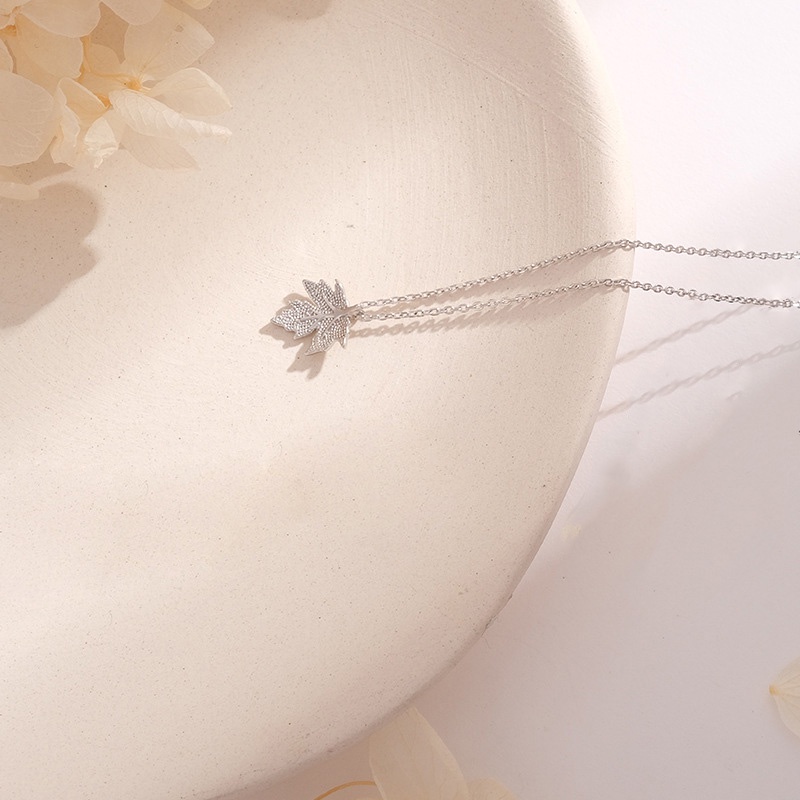 Vòng Cổ Lá Phong Nhỏ Nhắn Thanh Lịch Phong Cách Hàn Quốc Cho Nữ DB2677 Bảo Ngọc Jewelry