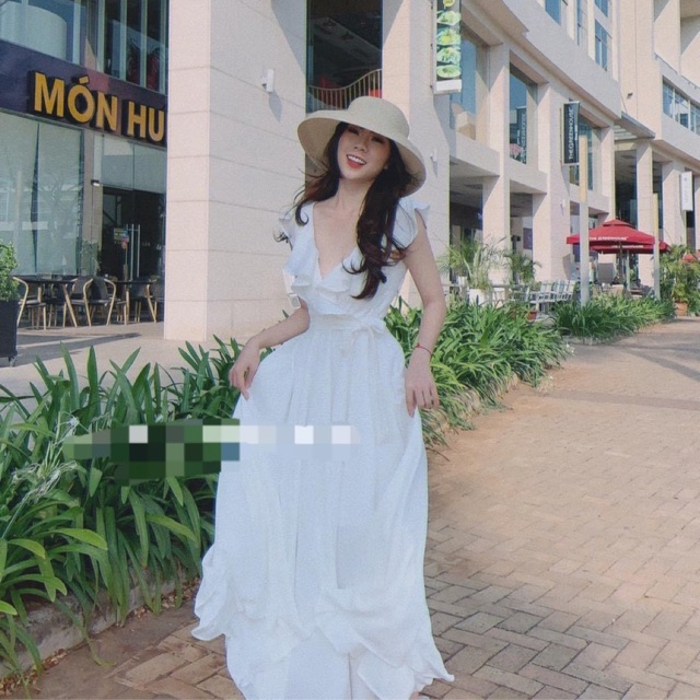 Com bo maxi bèo trắng dài chấm gót