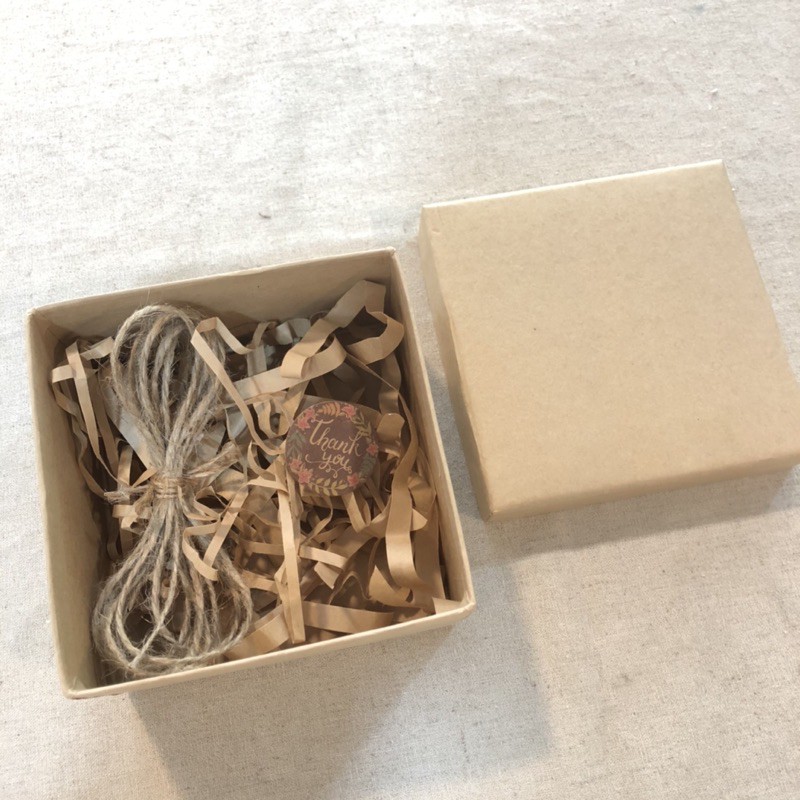 Hộp giấy Kraft gói quà [GIÁ TỐT - CHẤT LƯỢNG] kèm dây thừng và giấy sợi lót quà | BigBuy360 - bigbuy360.vn