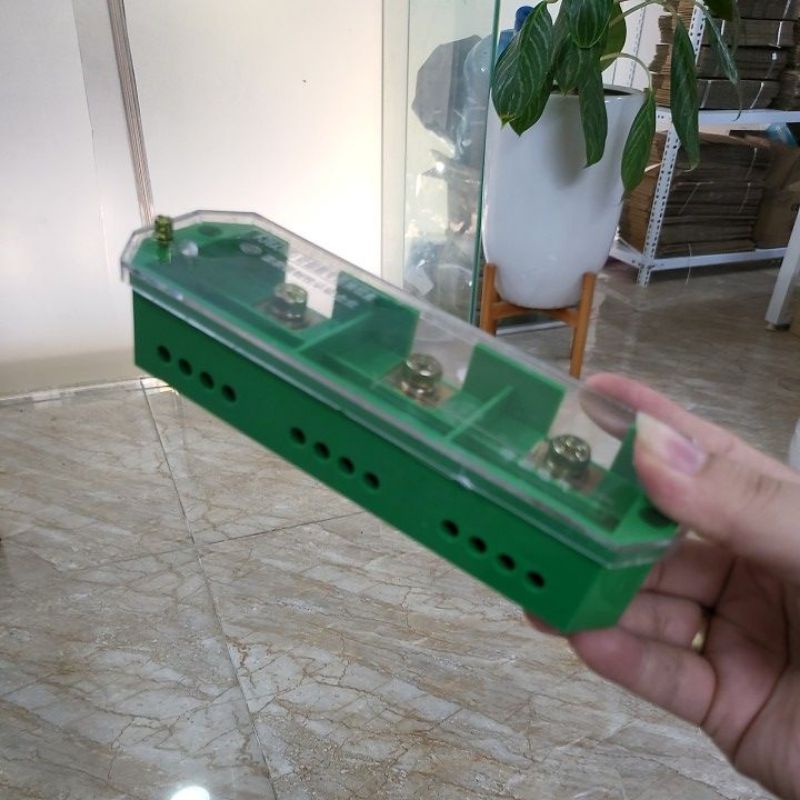 Cầu Đấu Chia Dây Điện Ba Pha 3 Ra 12 FC4-3