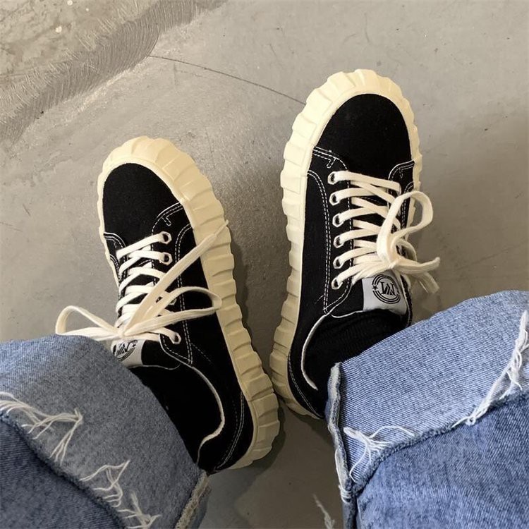 Tướng công phu đôi giày vải bình thường | BigBuy360 - bigbuy360.vn