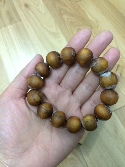 Vòng tay gỗ Hoàng Đàn Tuyết Lạng Sơn 10 ly