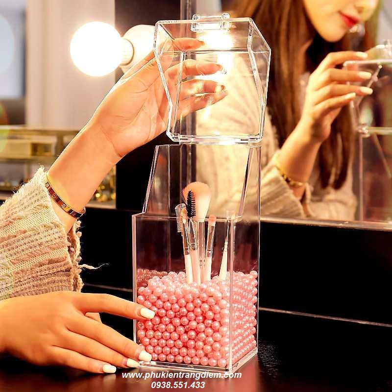 Hộp Đựng Cọ Trang Điểm Kèm Hạt - Mẫu Vuông