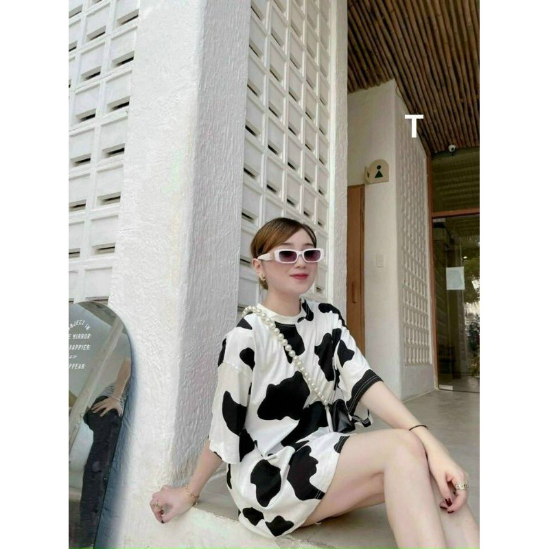 áo thun form rộng in hình bò sữa | BigBuy360 - bigbuy360.vn