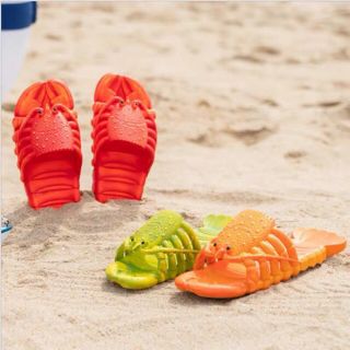 Dép con Tôm hot trend đi biển