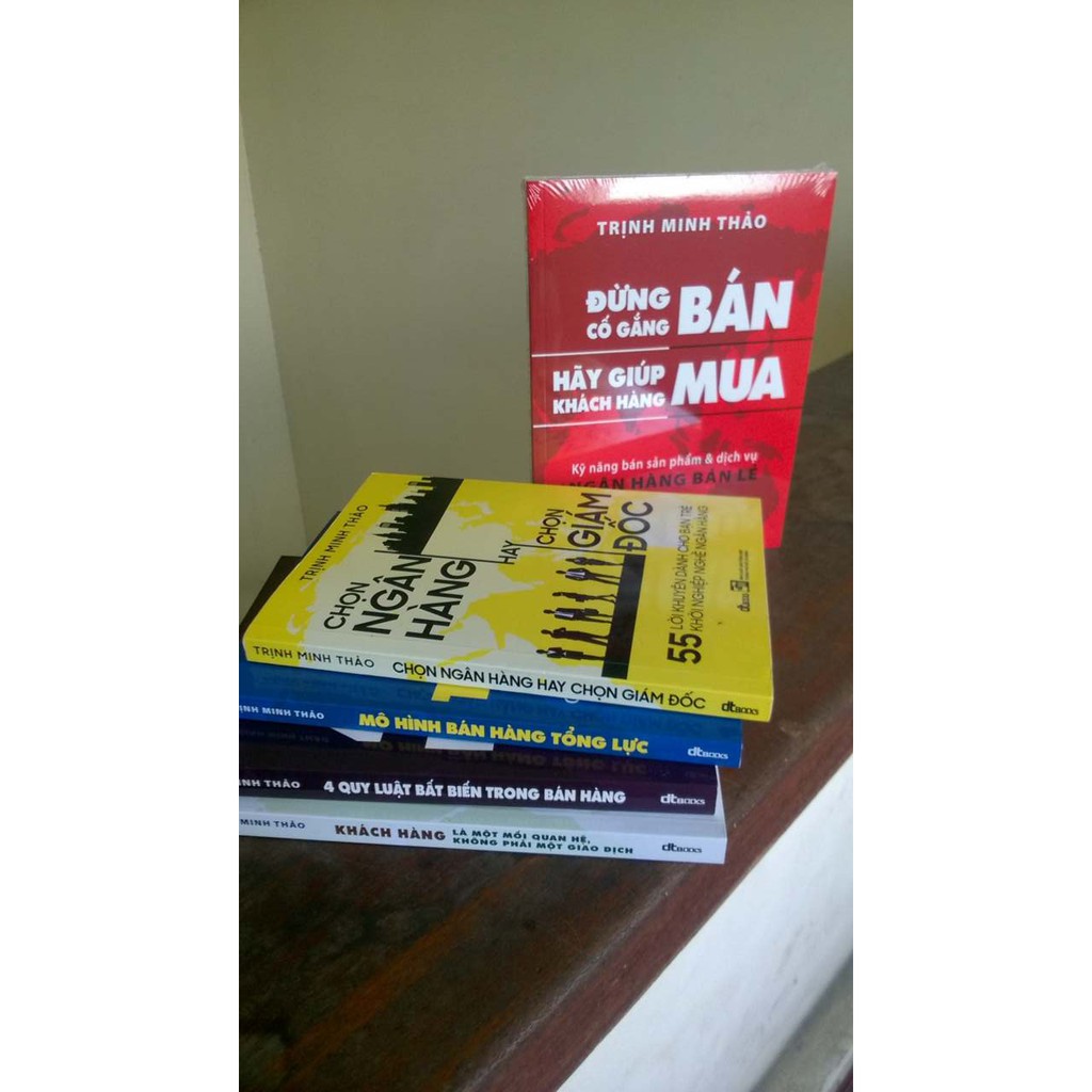 Sách - Đừng cố gắng bán hãy giúp khách hàng mua | BigBuy360 - bigbuy360.vn