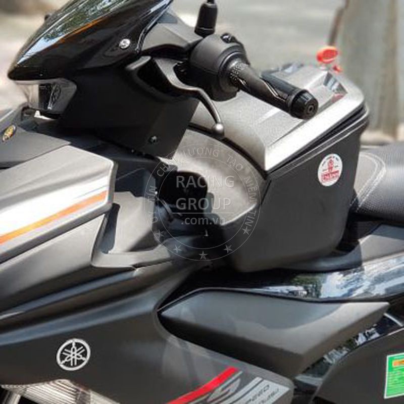 Pát gắn thùng giữa Givi Exciter 155, Ex 155, Y16ZR chất liệu kim loại cao cấp chính hãng