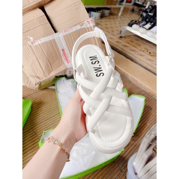 Sandal  độn đế . cao 6cm