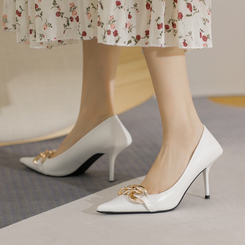 Giày cao gót IELGY mũi nhọn phối dây xích kim loại cá tính độc đáo