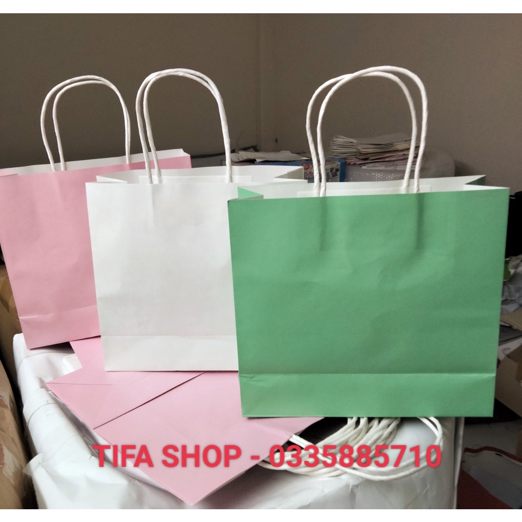 Túi giấy kt 22x20x8cm đựng mỹ phẩm, quần áo Kraft Nhật quai xoắn cao cấp có sẵn