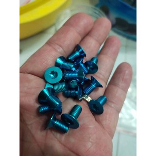 1 ốc lòng đĩa ktm 6li10