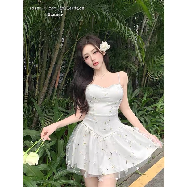 Pháp phụ nữ dịu dàng khí chất eo rỗng váy hoa nữ ống trên eo dây treo hoa váy ngắn