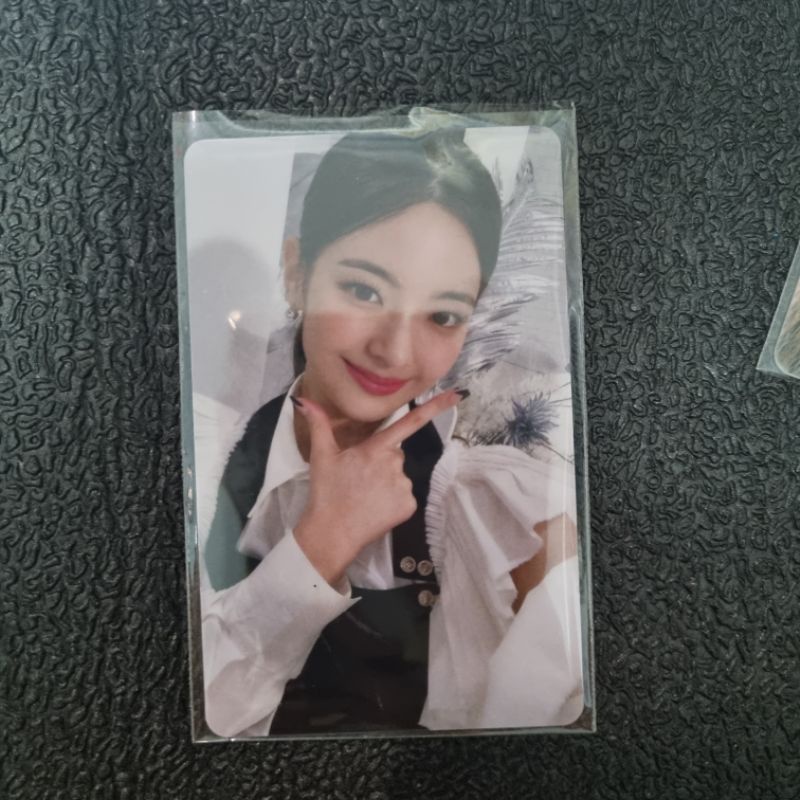 Bộ ảnh album tên Checkmate của nhóm ITZY