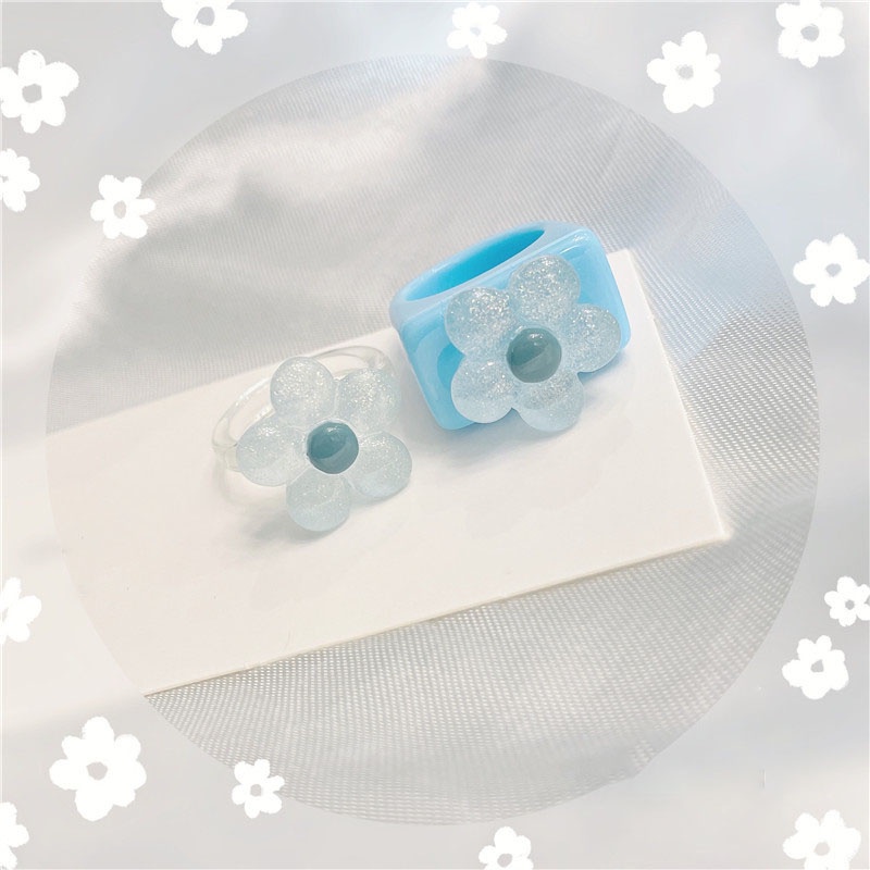 Nhẫn resin bản rộng hình hoa màu xanh dương xinh xắn dành cho nữ
