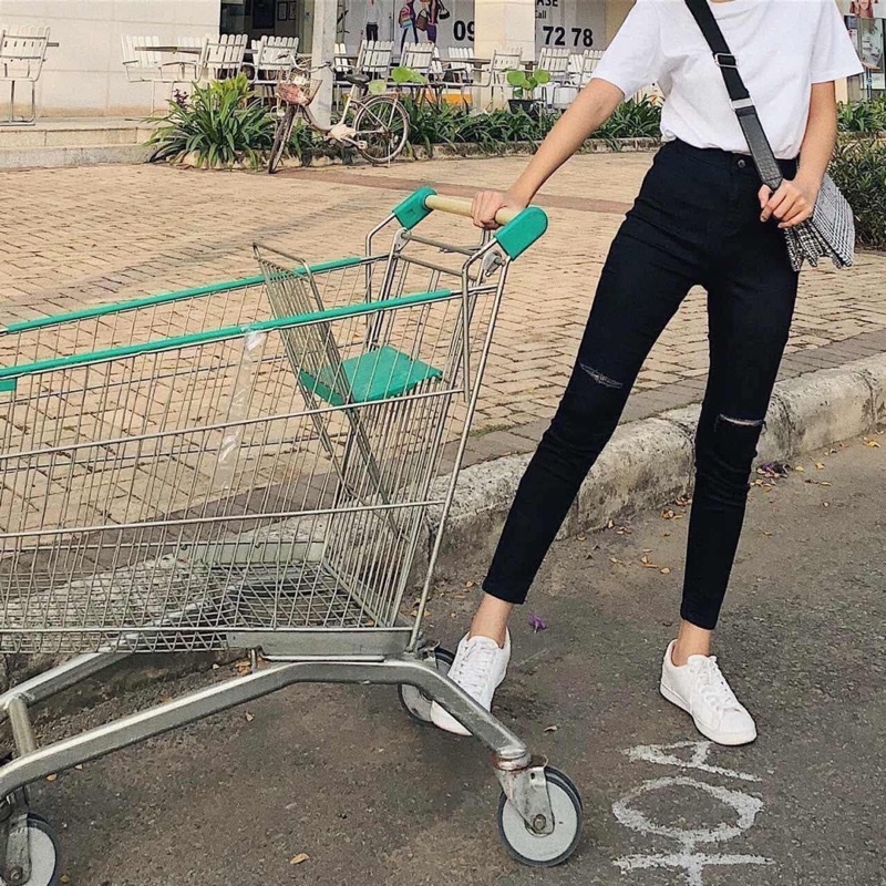 Quần jean trắng đen skinny rách ngang gối