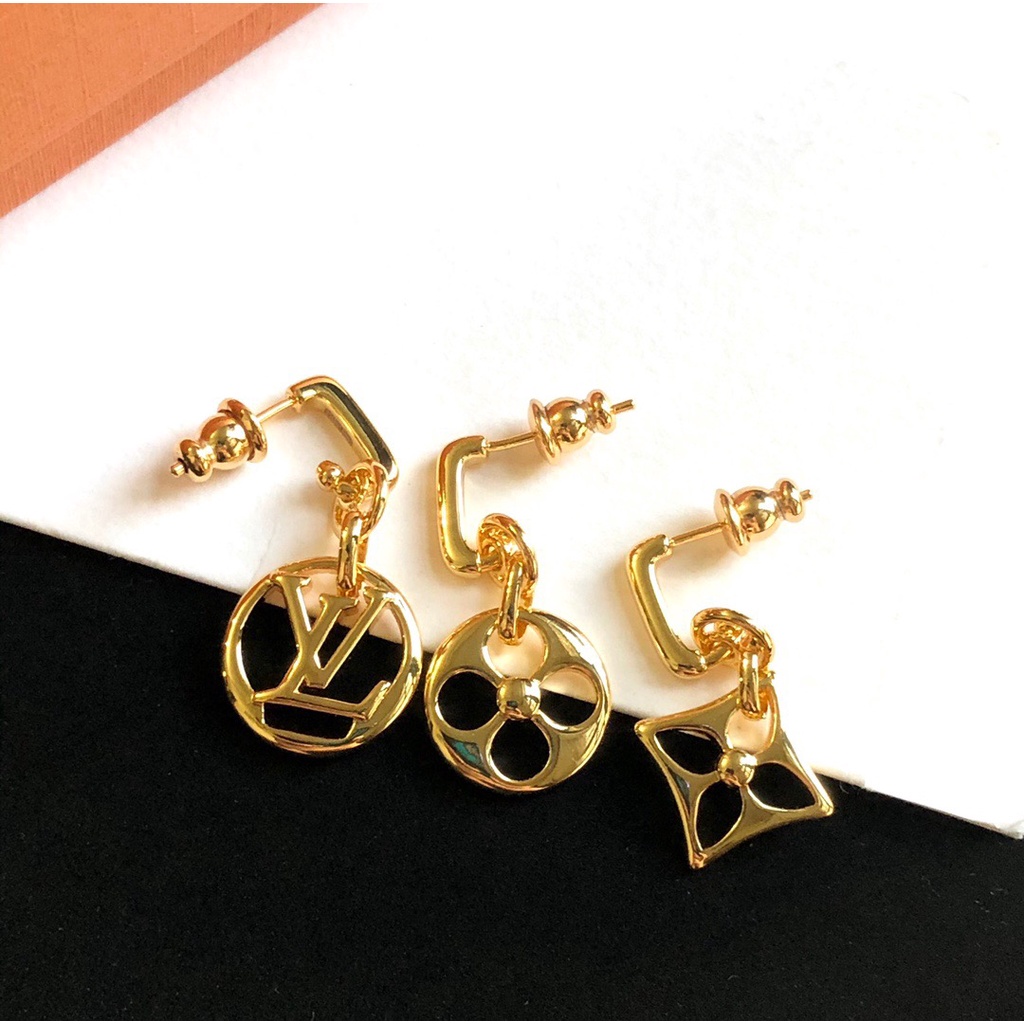 Bông Tai Ba Trong Một in Chữ Louis Vuitton Thời Trang Xu Hướng Mới Lạ Và Thanh Lịch