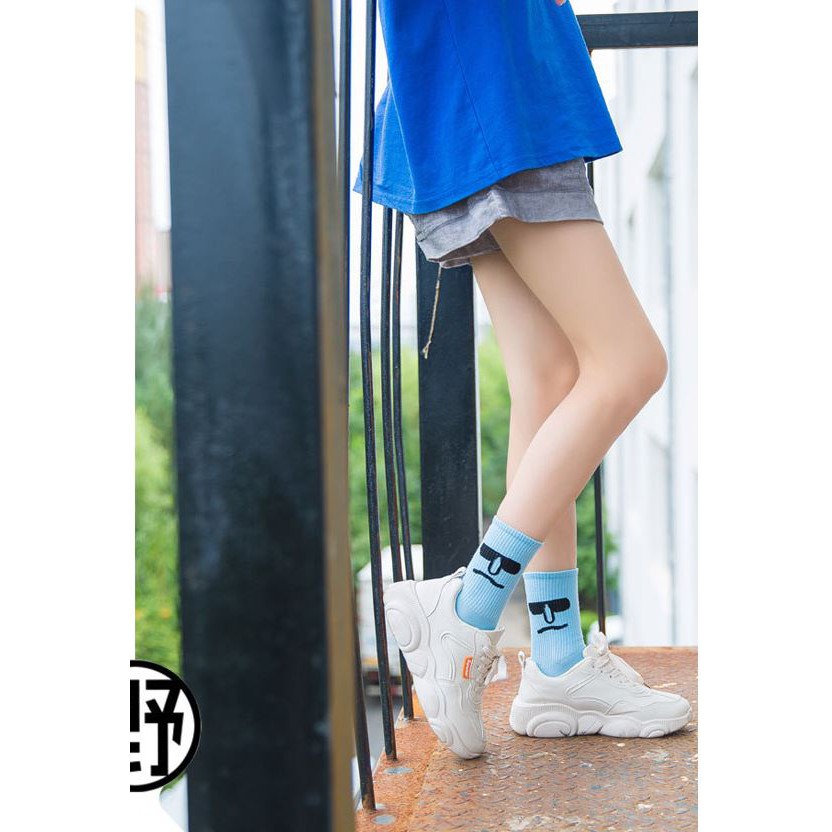 Tất biểu cảm cổ lửng
