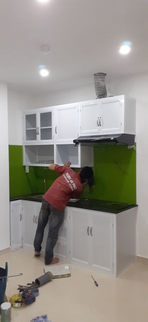 Tủ bếp treo nhôm kính nguyên bộ 6m 12tr400