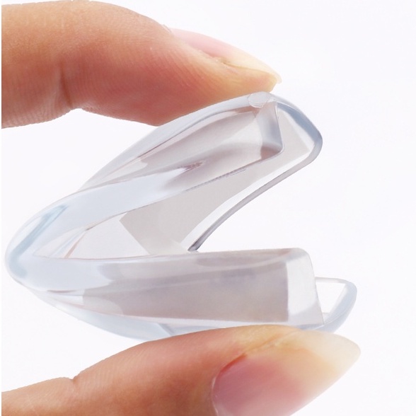 Miếng bịt góc bàn, bọc cạnh bàn silicon chống va đập an toàn cho bé
