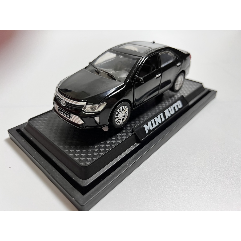 Xe mô hình Toyota Camry tỉ lệ 1:32