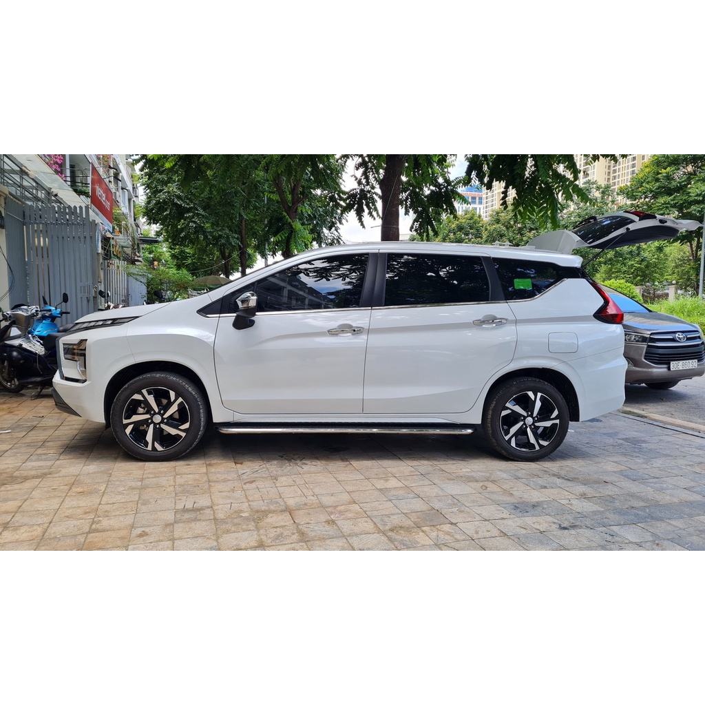 Bậc lên xuống Mitsubishi Xpander 2022 mới nhất. Mẫu Nhôm đúc viền gương cao cấp KN