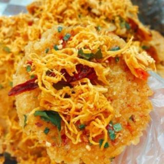 Cơm cháy lắc khô gà