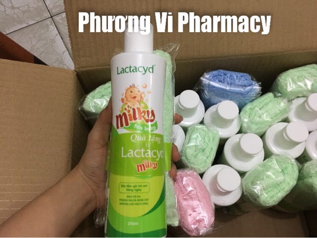 Sữa tắm lactacyd milky